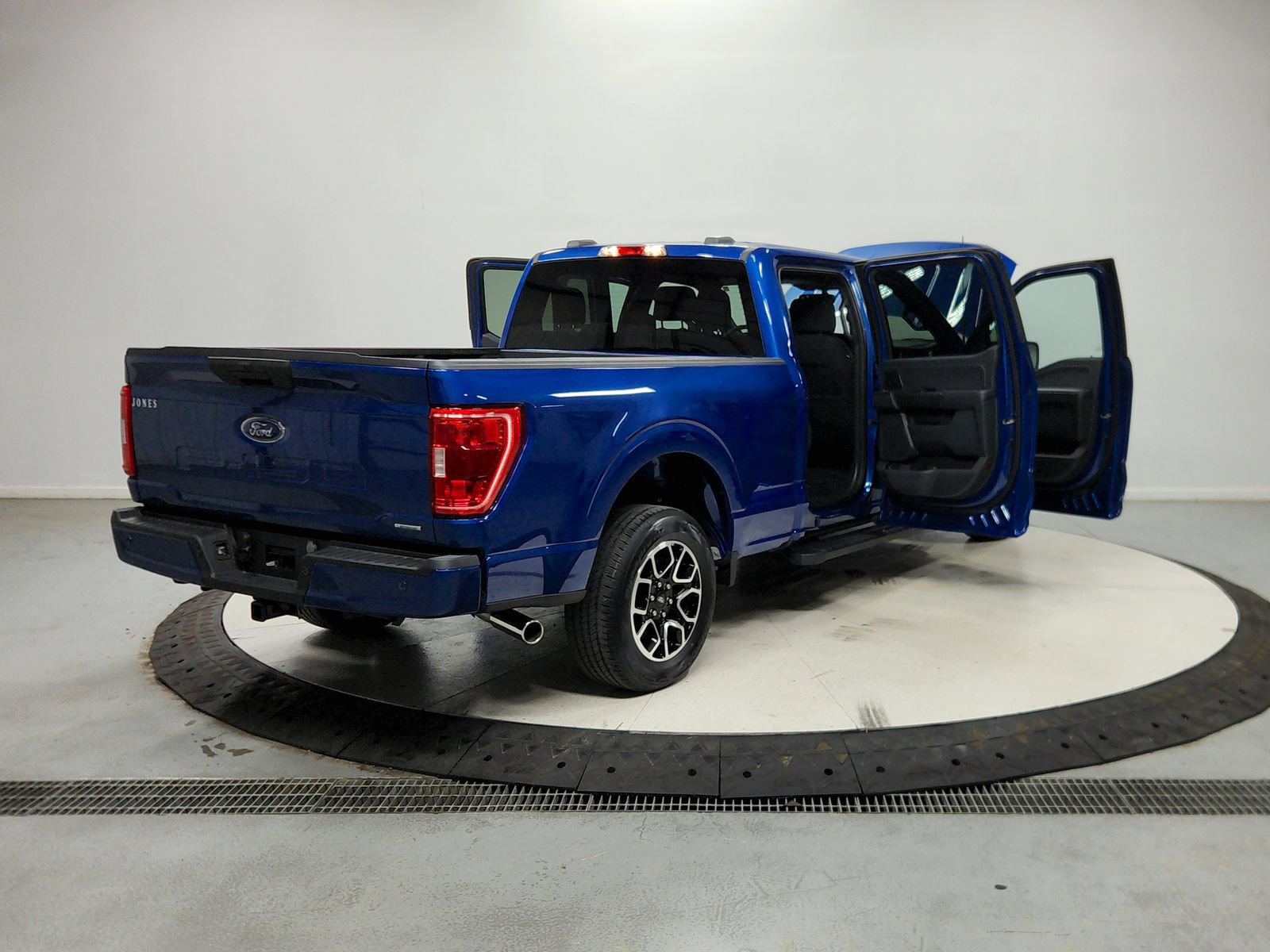 Used 2023 Ford F150 2WD SuperCrew image 16