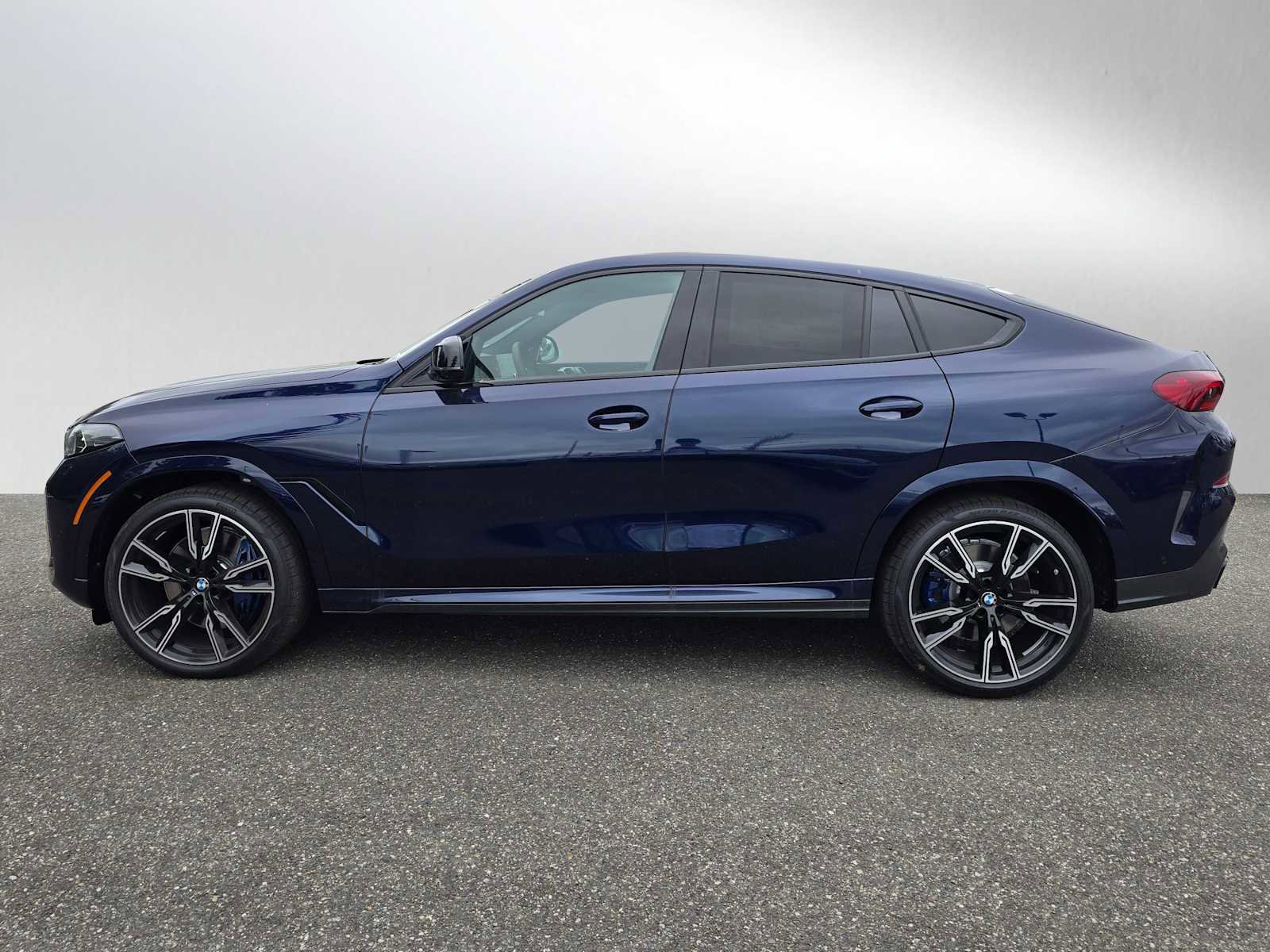 New 2025 BMW X6 M60i image 2