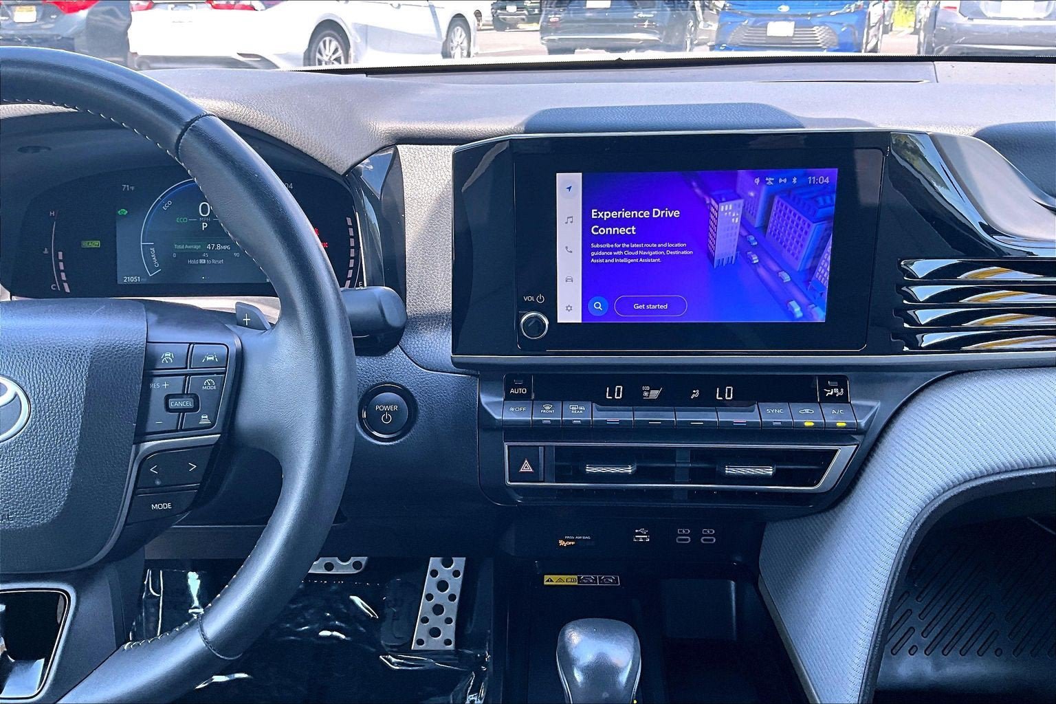 Used 2025 Toyota Camry SE w/ Convenience Package FWD image 6