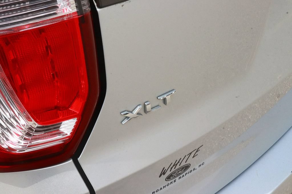 Used 2017 Ford Explorer XLT w/ Equipment Group 202A AWD/4WD image 10