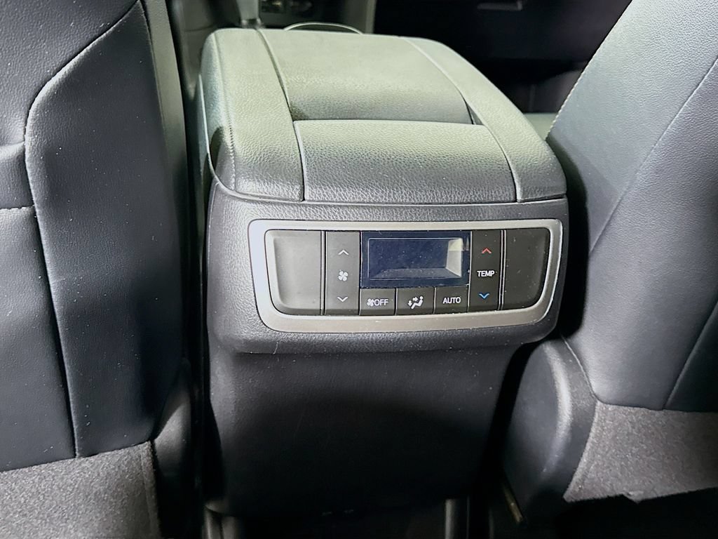 Certified 2019 Toyota Highlander XLE AWD/4WD image 30