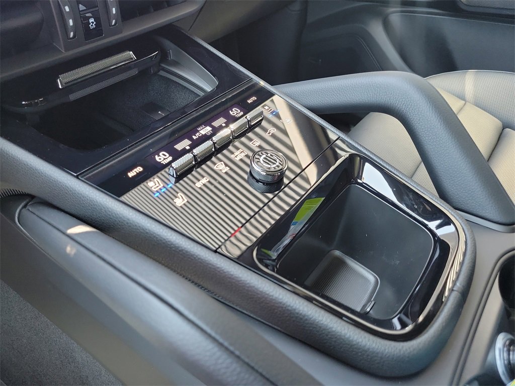 New 2025 Porsche Cayenne E-Hybrid image 34