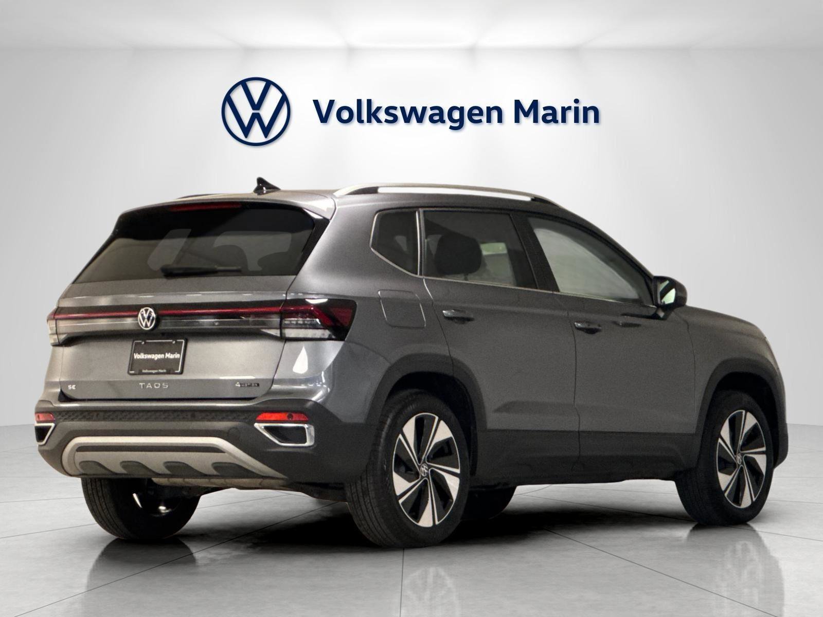 Used 2025 Volkswagen Taos SE w/ Panoramic Sunroof Package AWD/4WD image 5