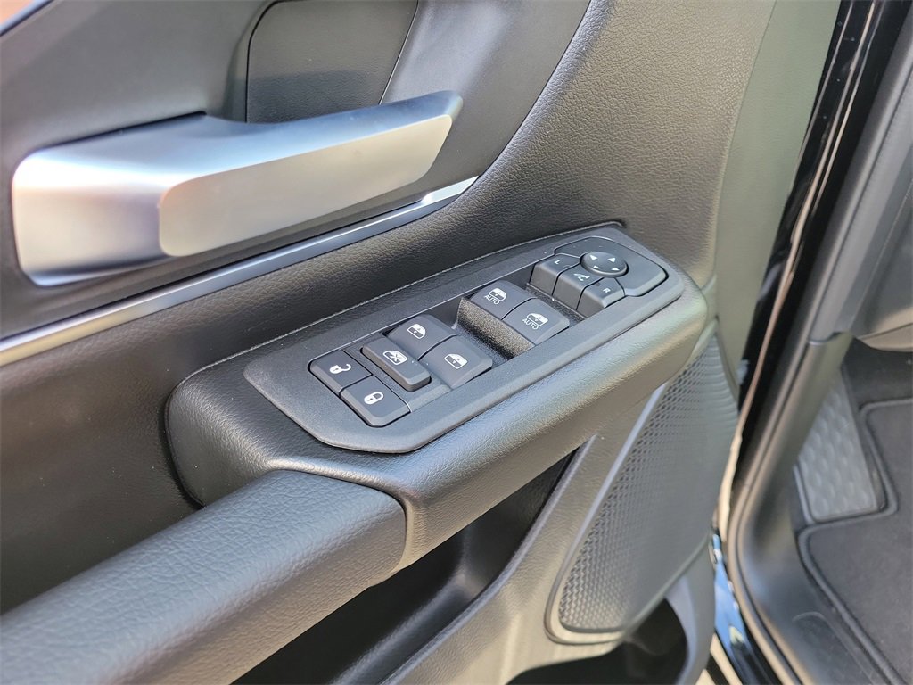 New 2026 RAM 1500 4x4 Crew Cab image 18