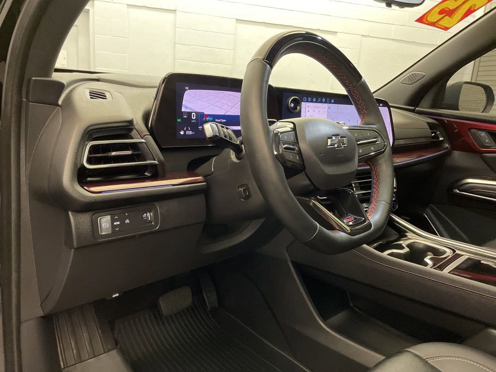 Used 2025 Chevrolet Traverse RS w/ LPO, Floor Liner Package image 17