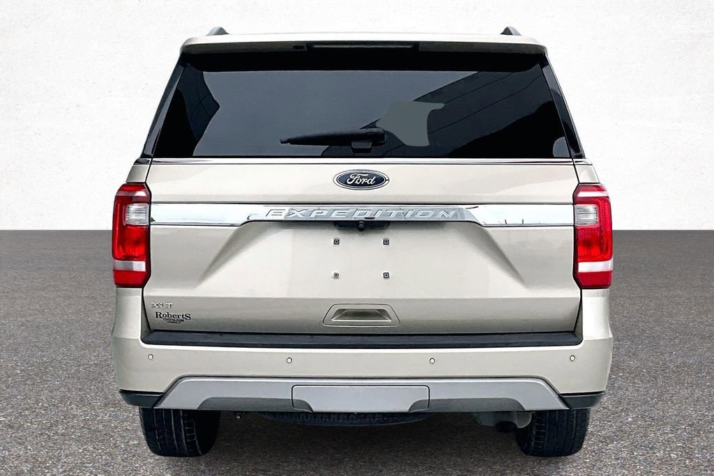 Used 2018 Ford Expedition XLT image 6