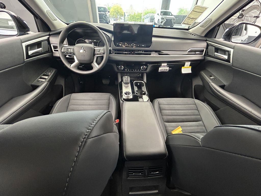 New 2025 Mitsubishi Outlander AWD image 48