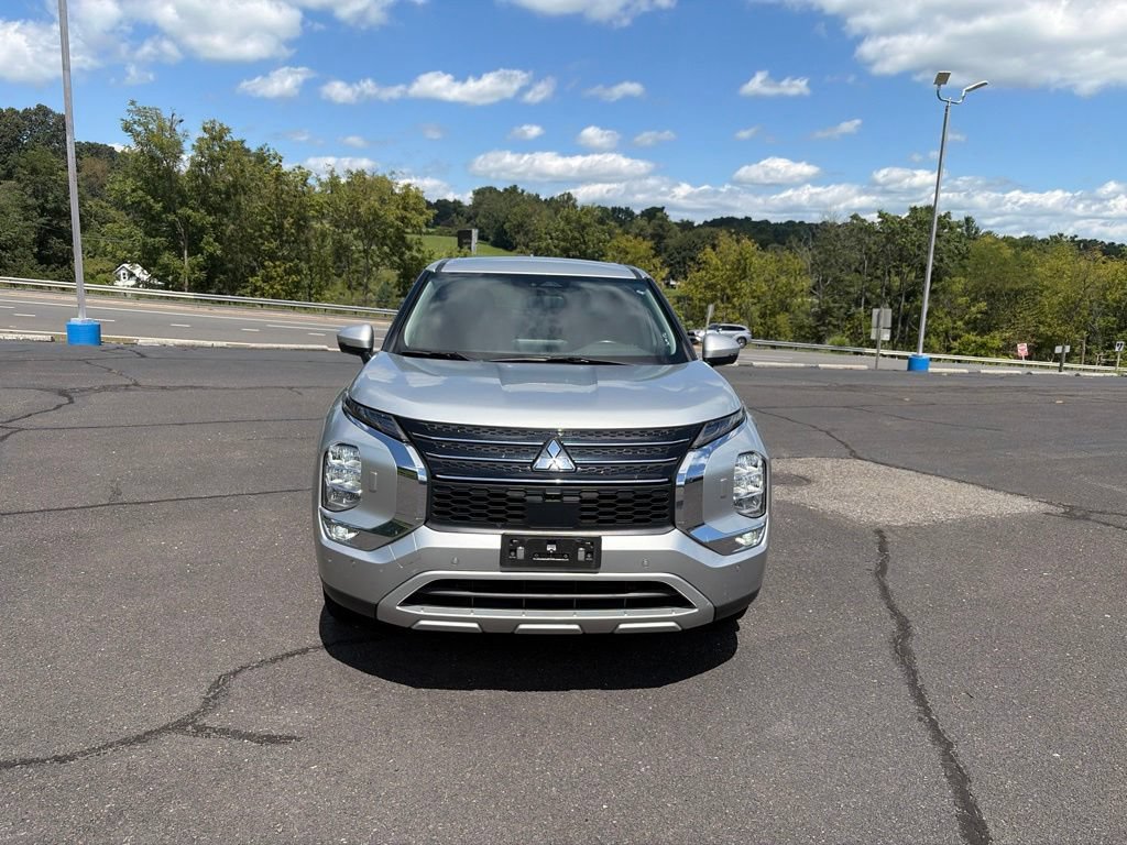 Used 2024 Mitsubishi Outlander SE Black Edition AWD/4WD image 3