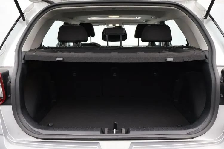 Used 2025 Hyundai Venue SEL FWD image 16