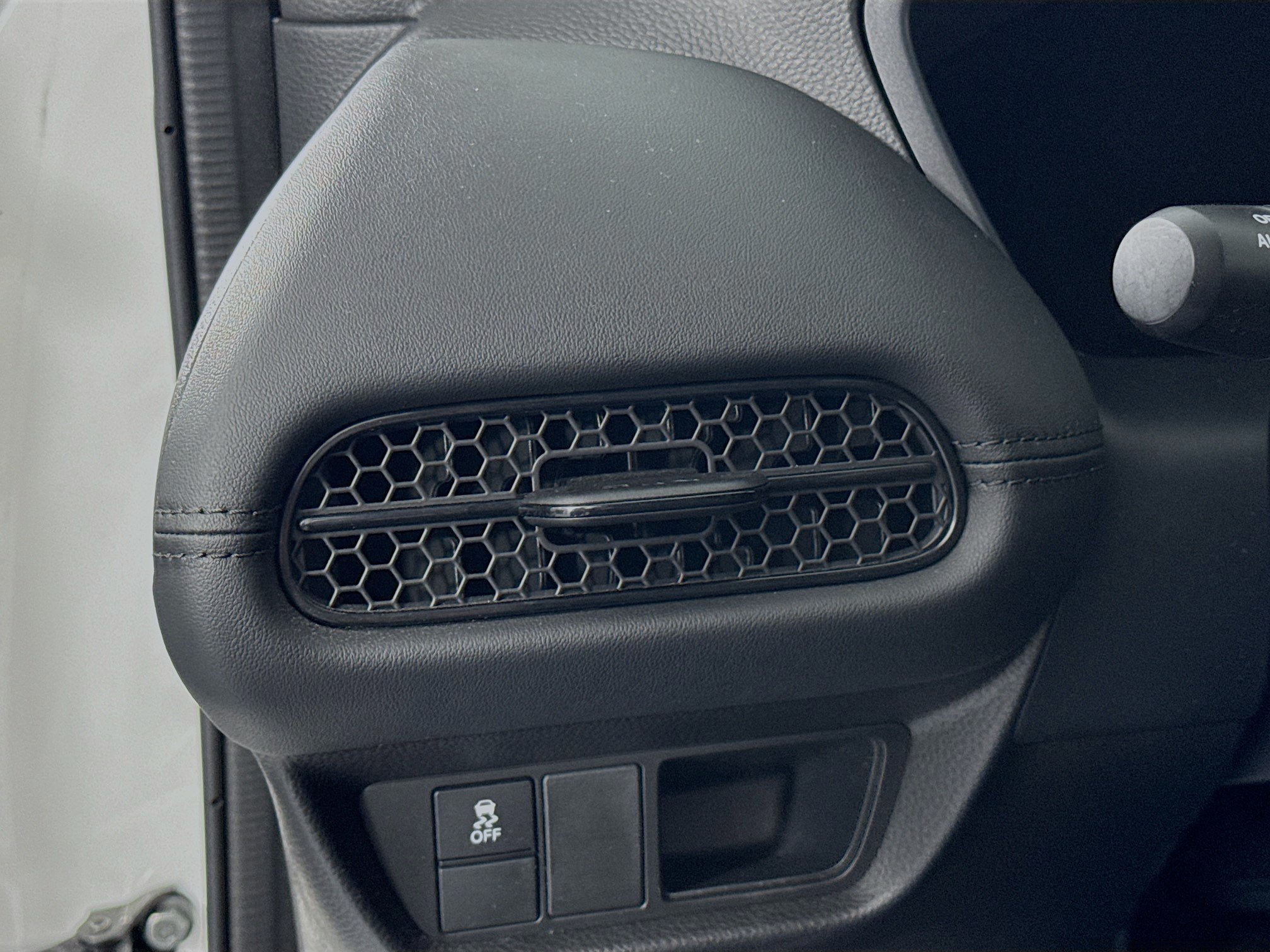 Certified 2023 Honda HR-V LX image 10