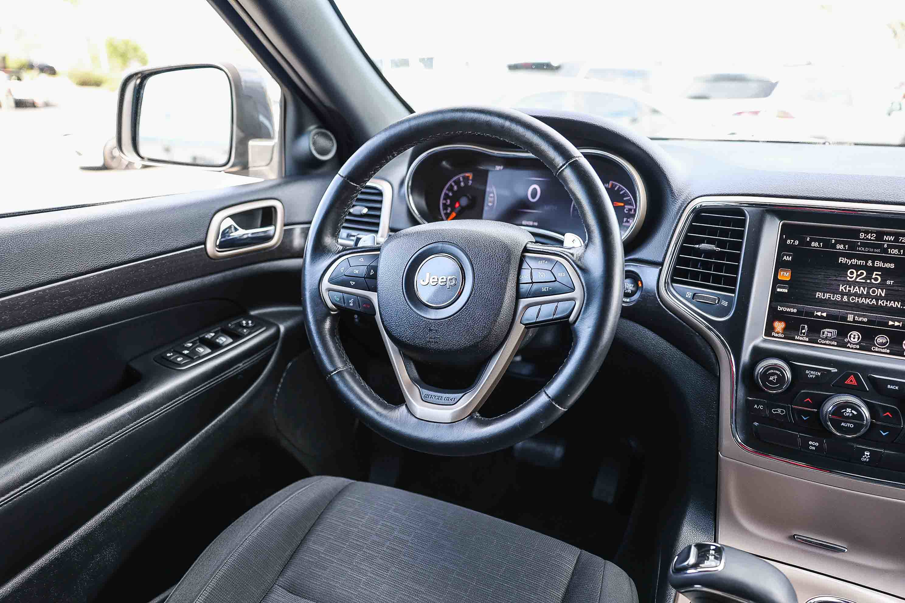 Used 2015 Jeep Grand Cherokee Laredo w/ Quick Order Package 23E image 5