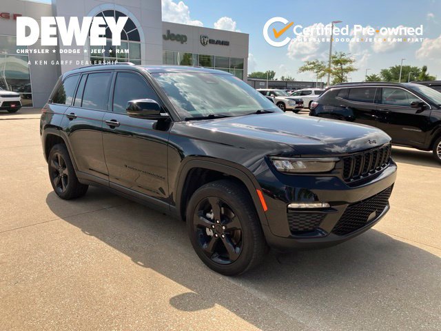 Used 2024 Jeep Grand Cherokee Limited w/ Black Appearance Package AWD/4WD image 1