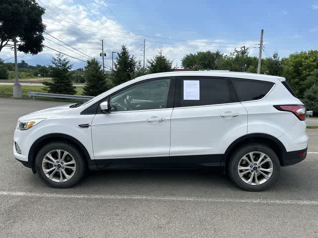 Used 2017 Ford Escape SE AWD/4WD image 2