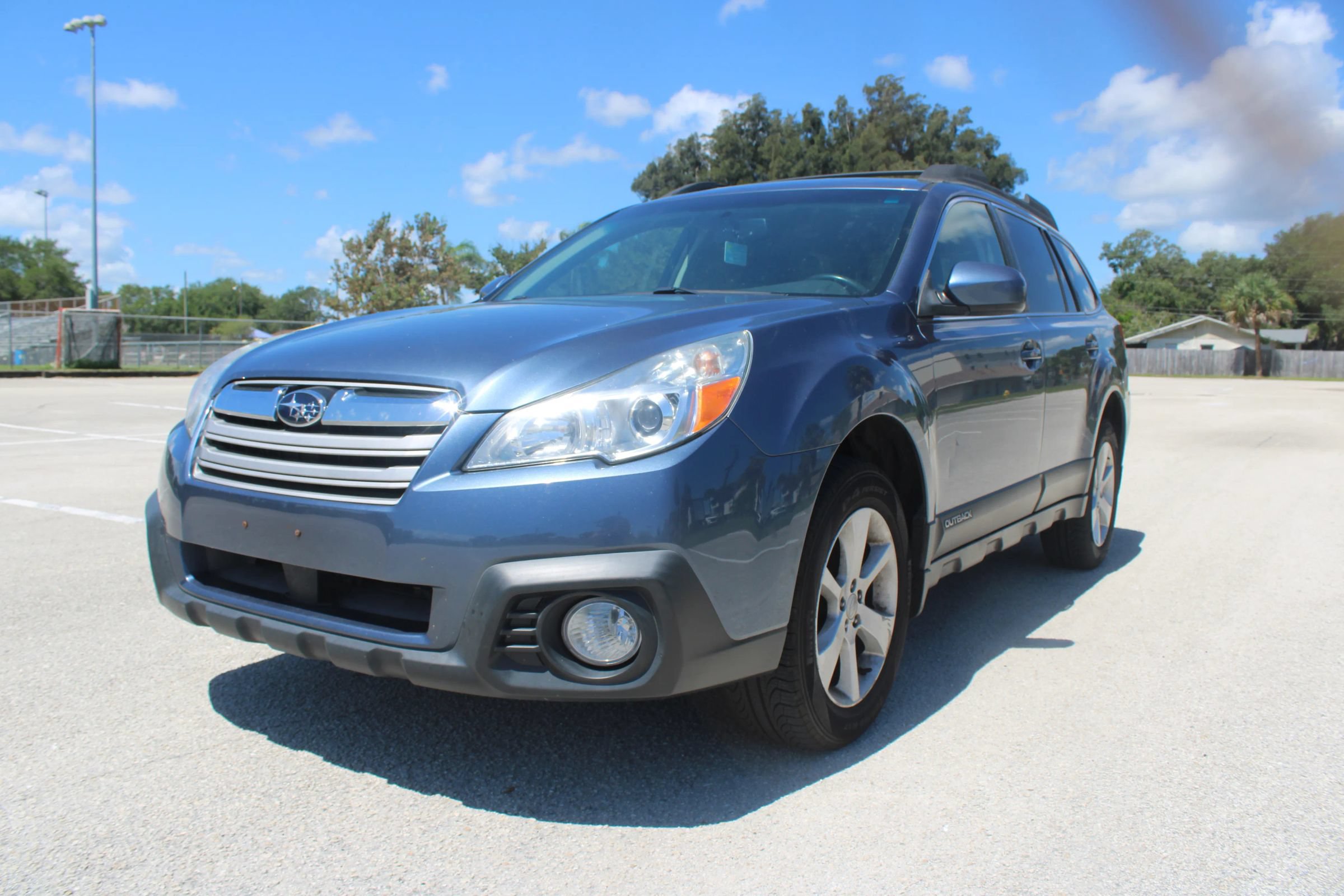 Used 2013 Subaru Outback 2.5i Premium w/ Popular Pkg 1B AWD/4WD image 3