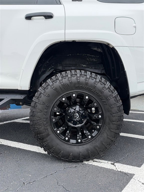 Used 2019 Toyota 4Runner SR5 RWD image 10