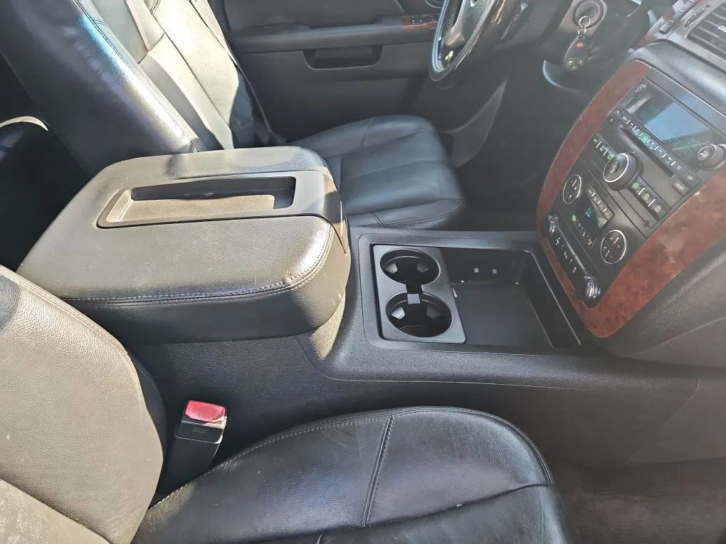 Used 2013 Chevrolet Avalanche LT w/ All-Star Edition image 13