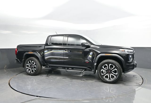 Used 2025 GMC Canyon AT4 w/ Nightfall Edition AWD/4WD image 3
