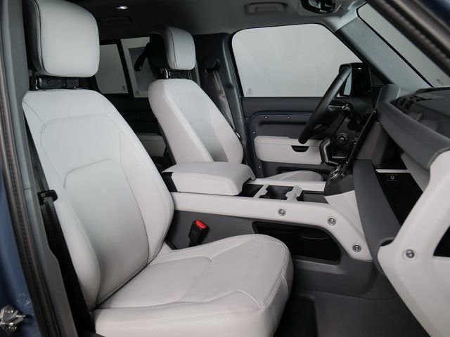 New 2026 Land Rover Defender 110 X-Dynamic SE AWD/4WD image 3