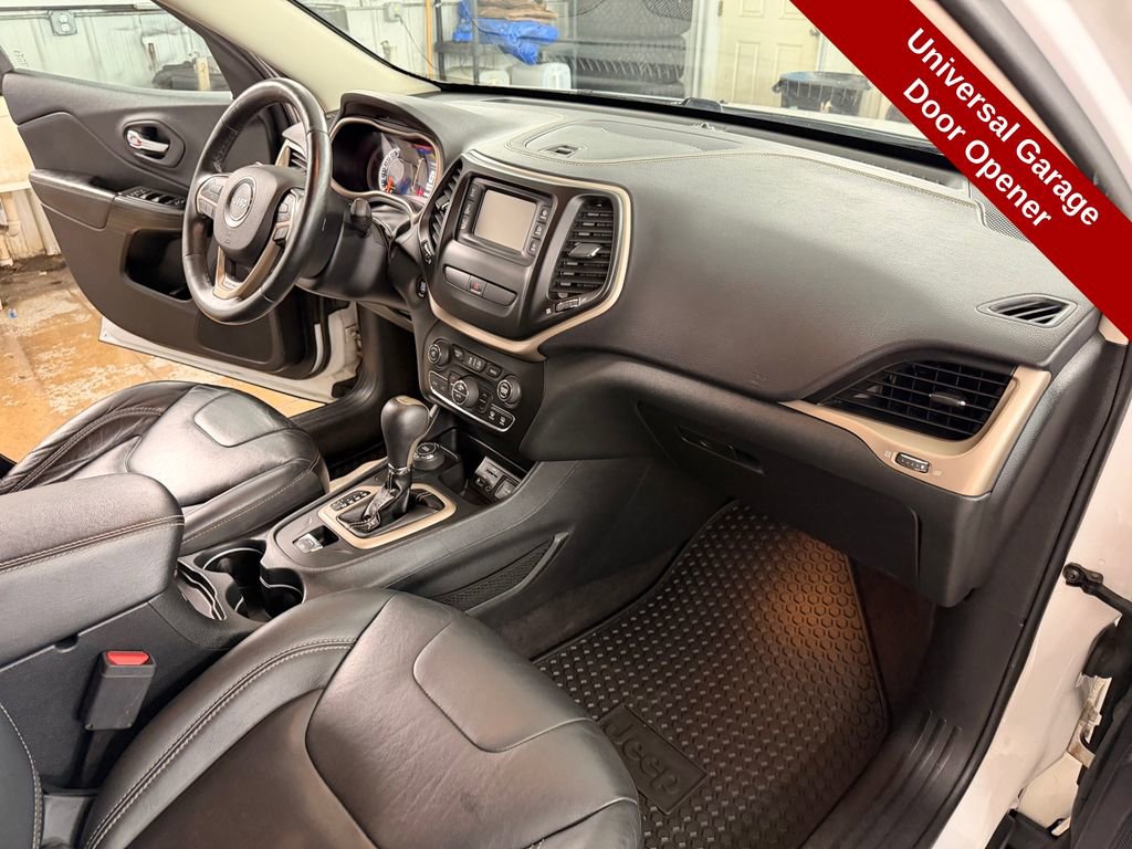 Used 2016 Jeep Cherokee Latitude w/ North All-Season Group image 32