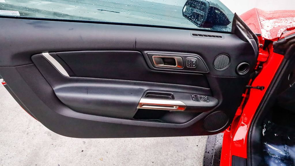 Used 2020 Ford Mustang Shelby GT500 w/ Technology Package image 24