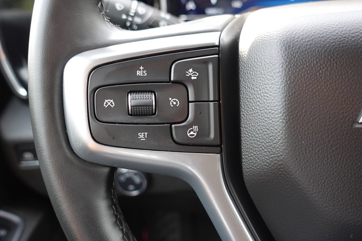Used 2024 Chevrolet Silverado 1500 LT AWD/4WD image 47