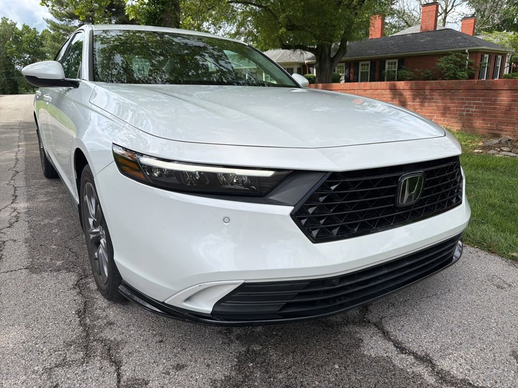 Used 2023 Honda Accord EX-L image 4