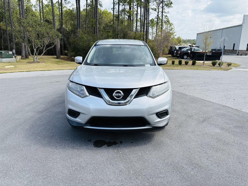 Used 2015 Nissan Rogue S image 2
