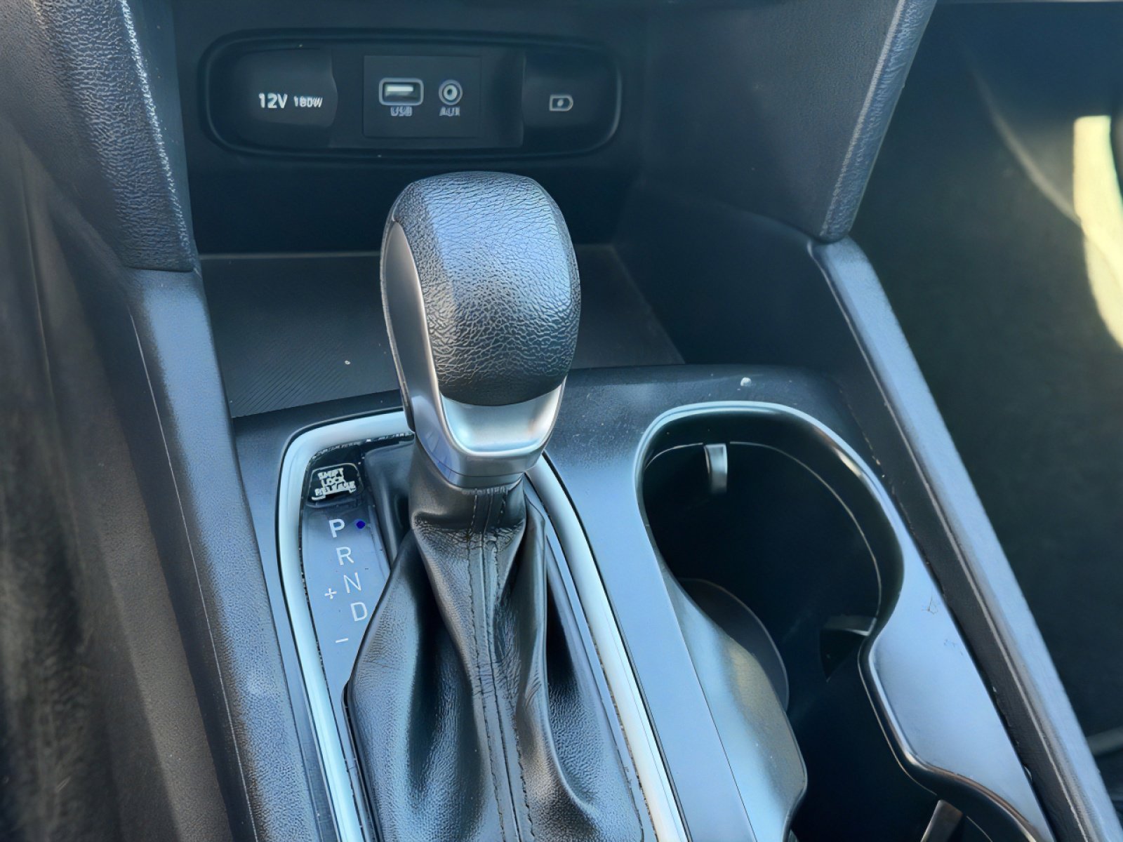 Used 2020 Hyundai Santa Fe SE image 29