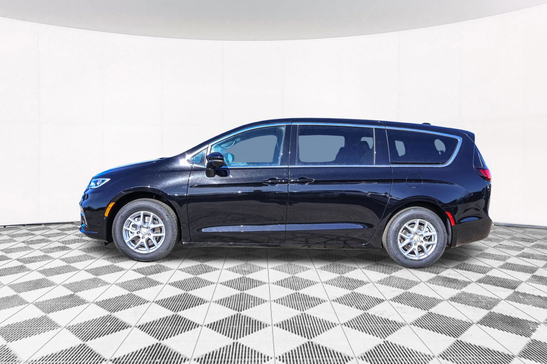 New 2026 Chrysler Pacifica Select FWD image 8