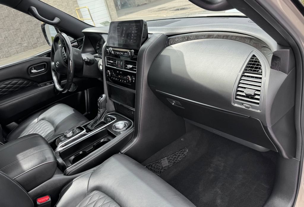 Used 2024 INFINITI QX80 Sensory AWD/4WD image 31