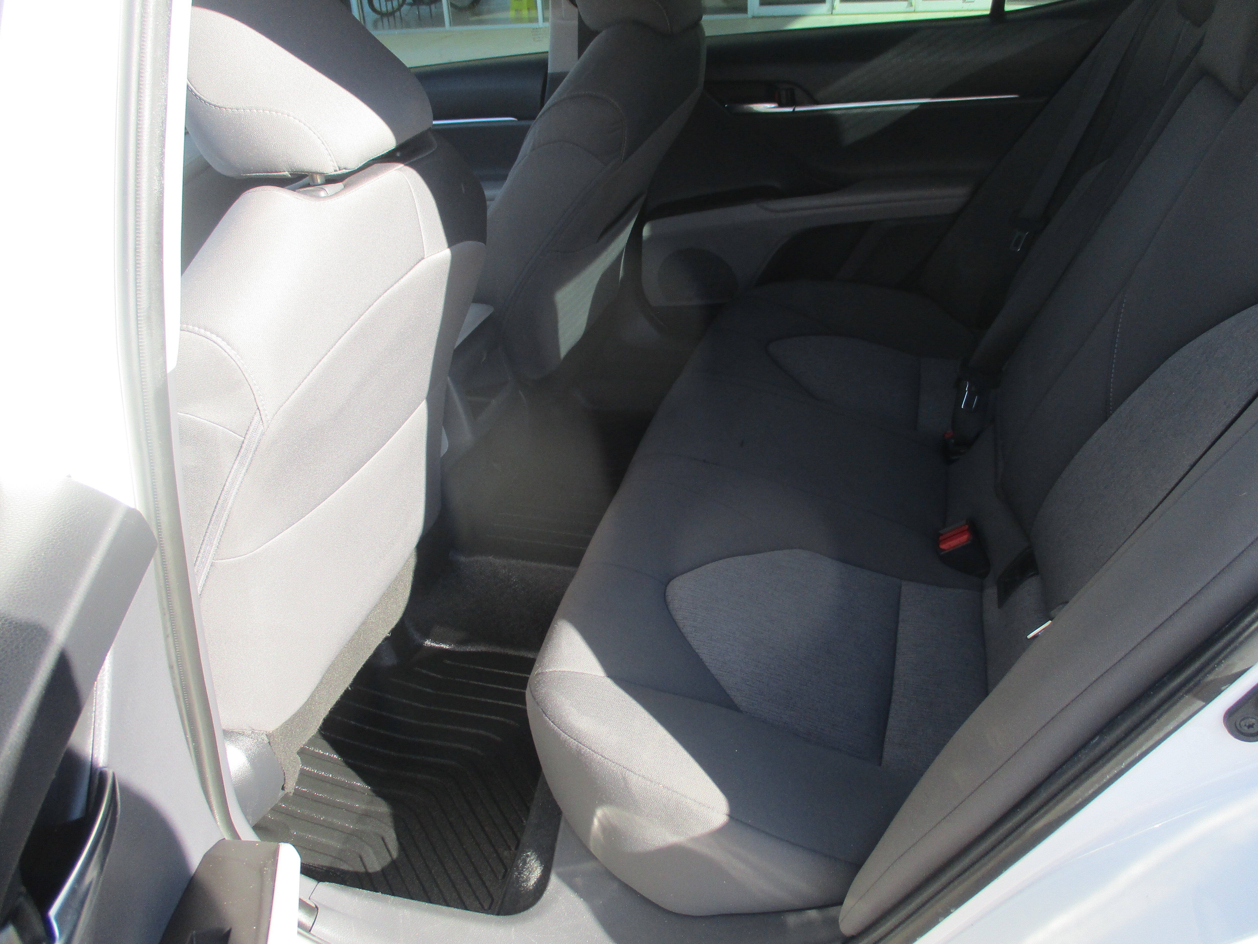 Used 2023 Toyota Camry LE FWD image 7