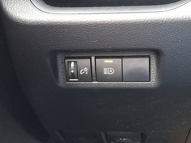 Used 2019 Toyota RAV4 LE w/ All Weather Liner Package AWD/4WD image 29