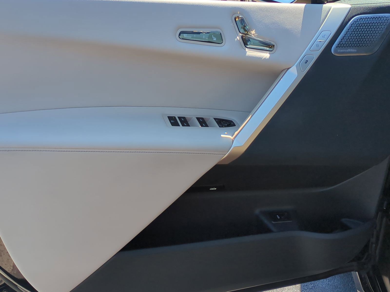 Certified 2023 BMW iX M60 w/ Executive Package image 14