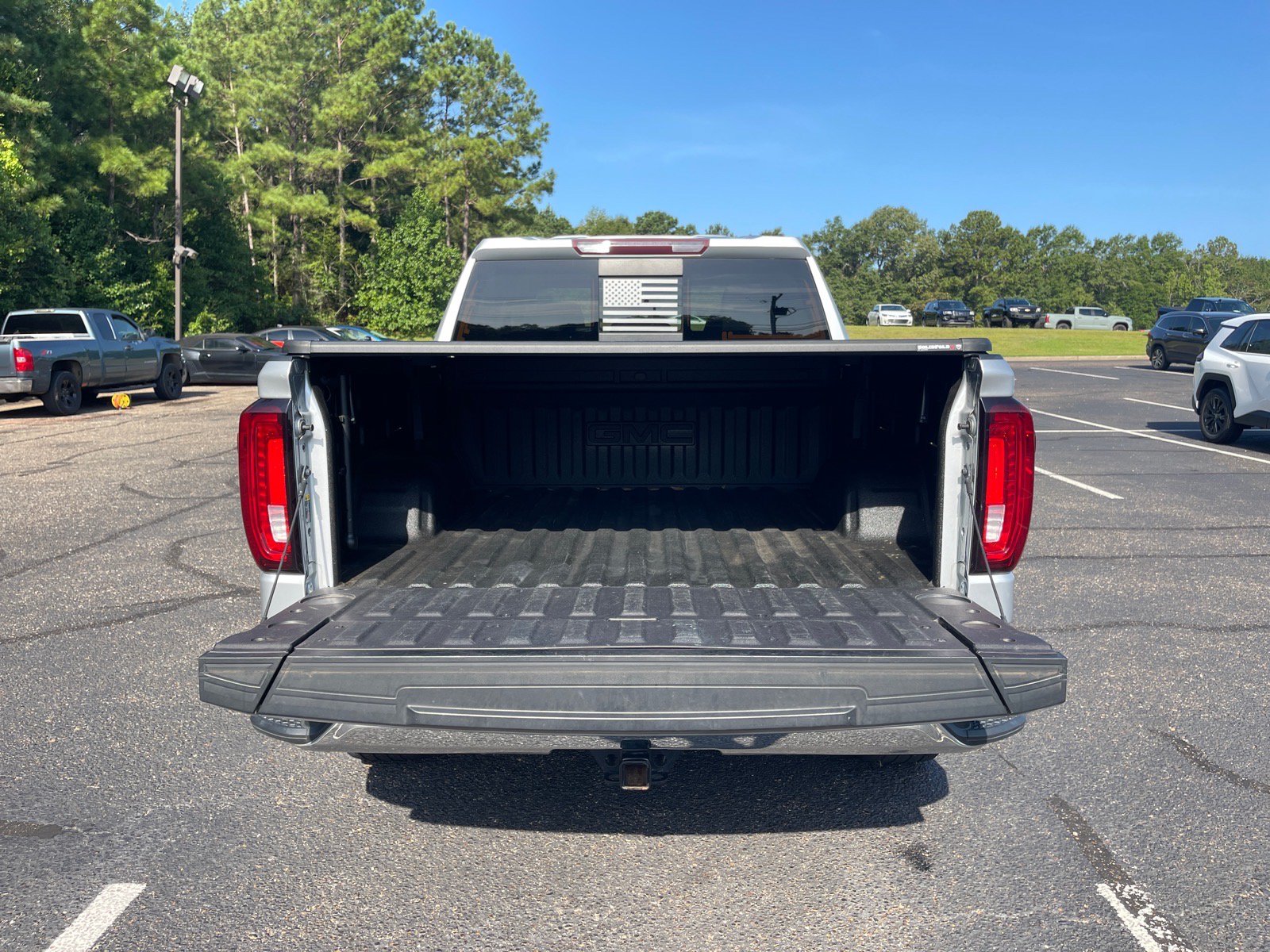 Used 2021 GMC Sierra 1500 SLT w/ SLT Premium Plus Package RWD image 16