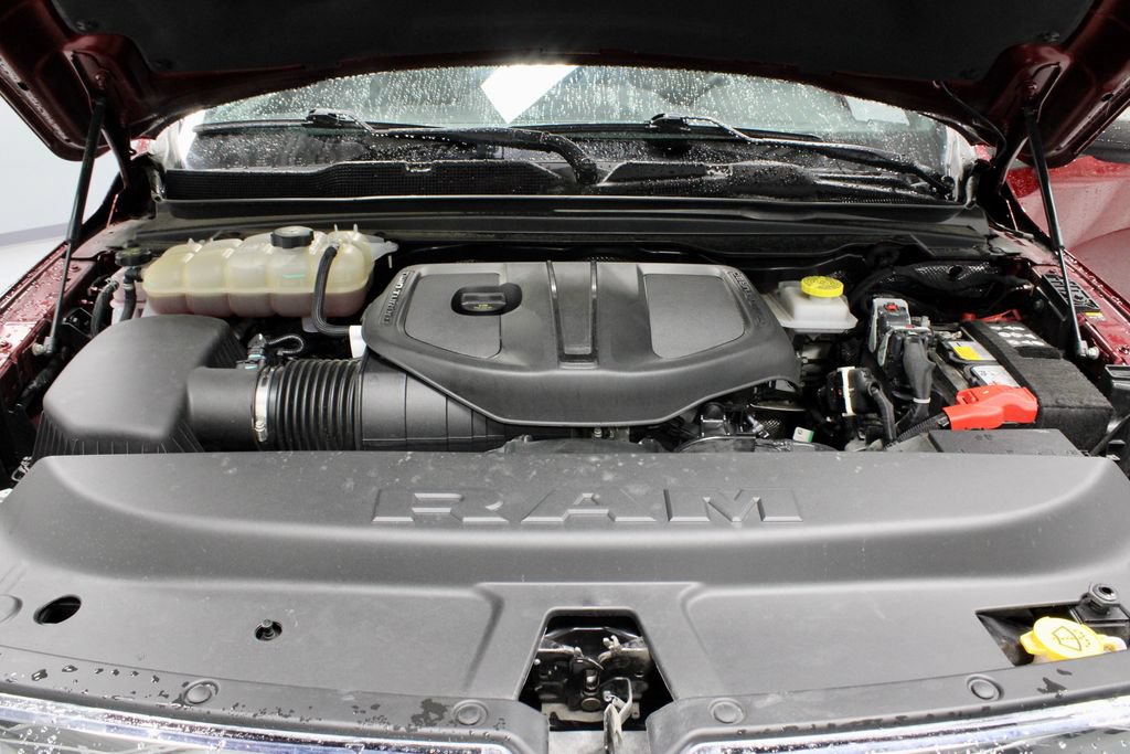 Used 2025 RAM 1500 Big Horn AWD/4WD image 18