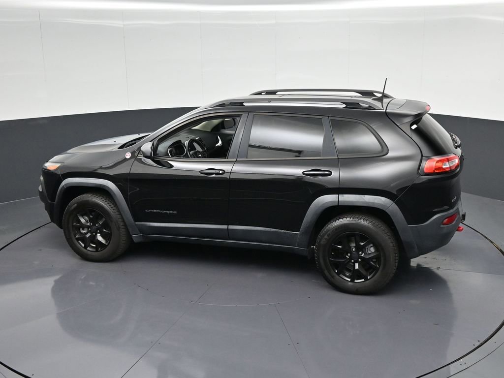 Used 2017 Jeep Cherokee Trailhawk w/ Comfort/Convenience Group AWD/4WD image 28