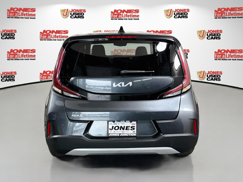 Used 2023 Kia Soul S FWD image 14