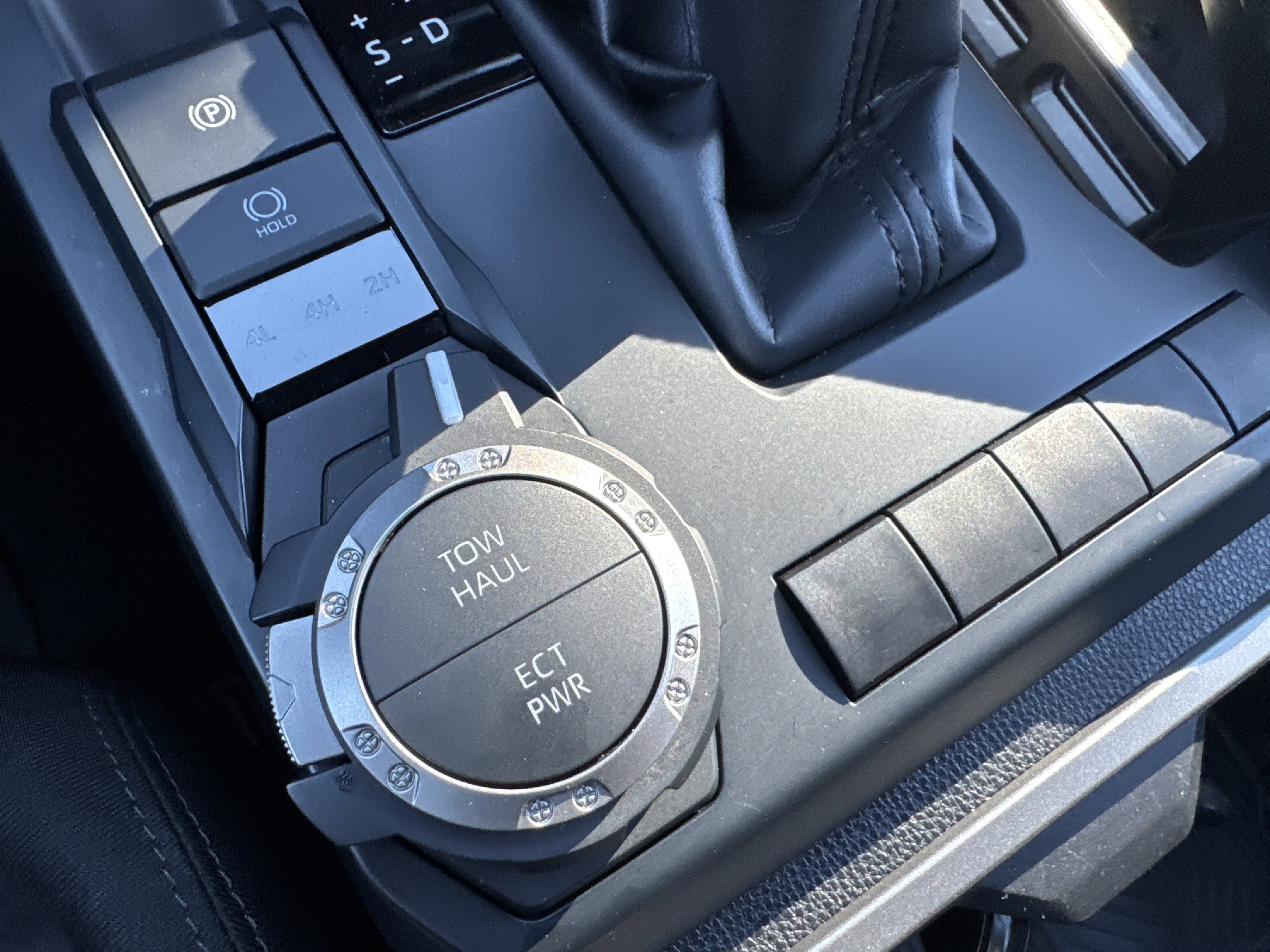 Certified 2025 Toyota Tacoma SR5 image 28