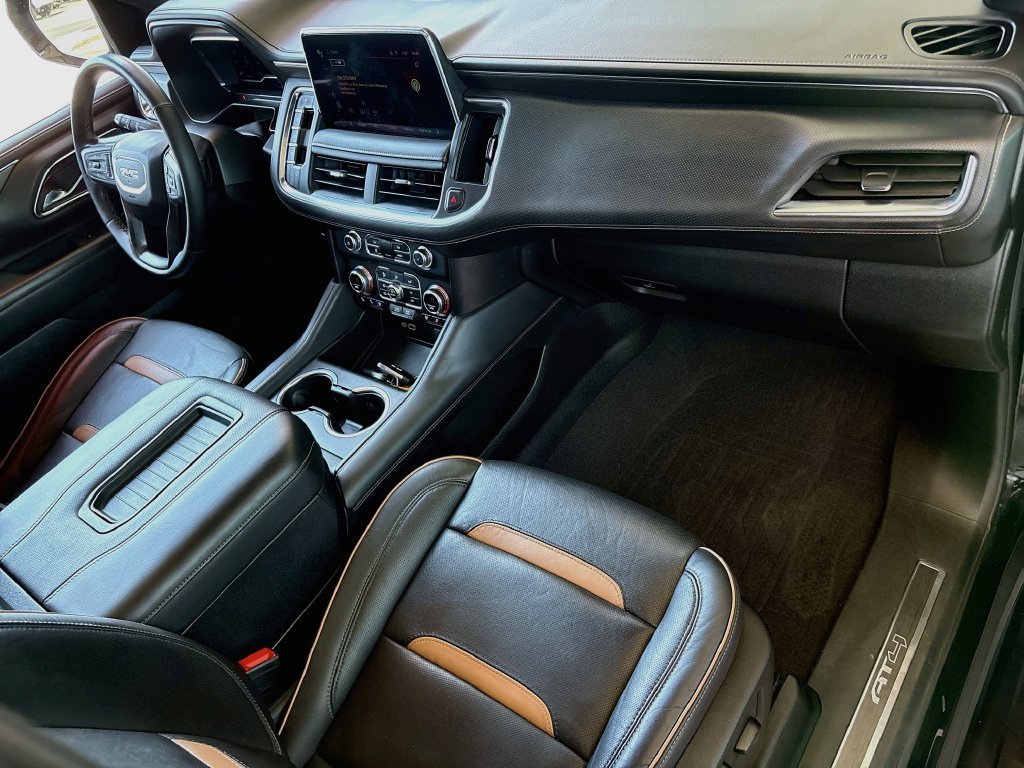 Used 2024 GMC Yukon AT4 w/ Technology Package AWD/4WD image 17