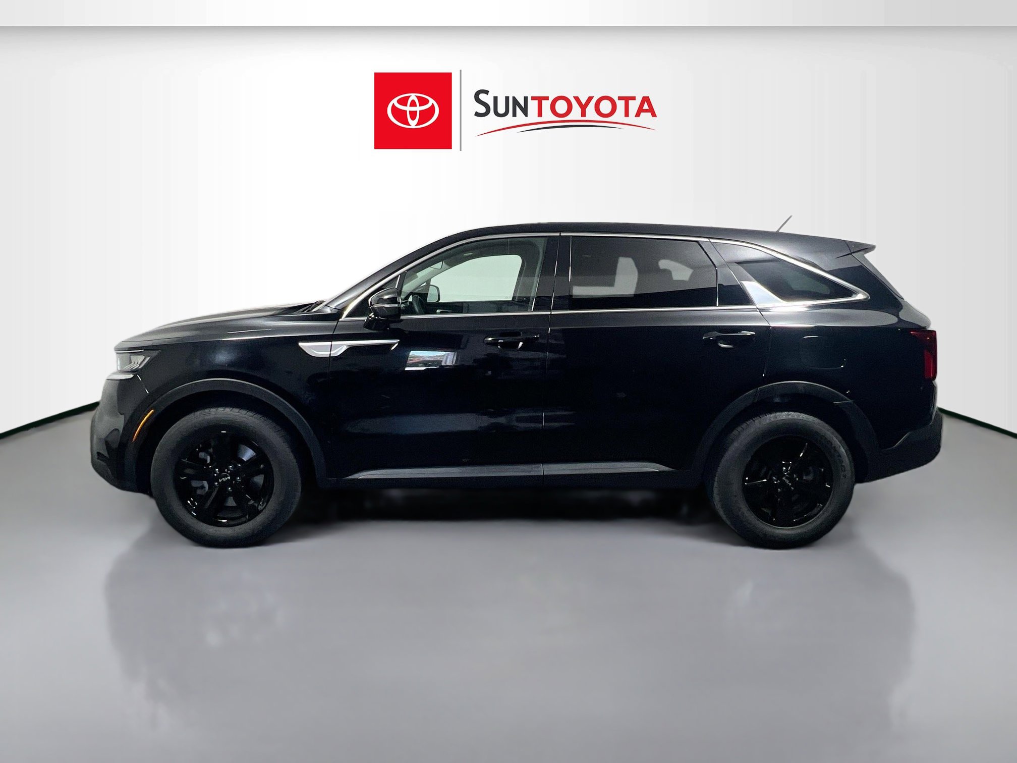 Used 2023 Kia Sorento LX FWD image 7