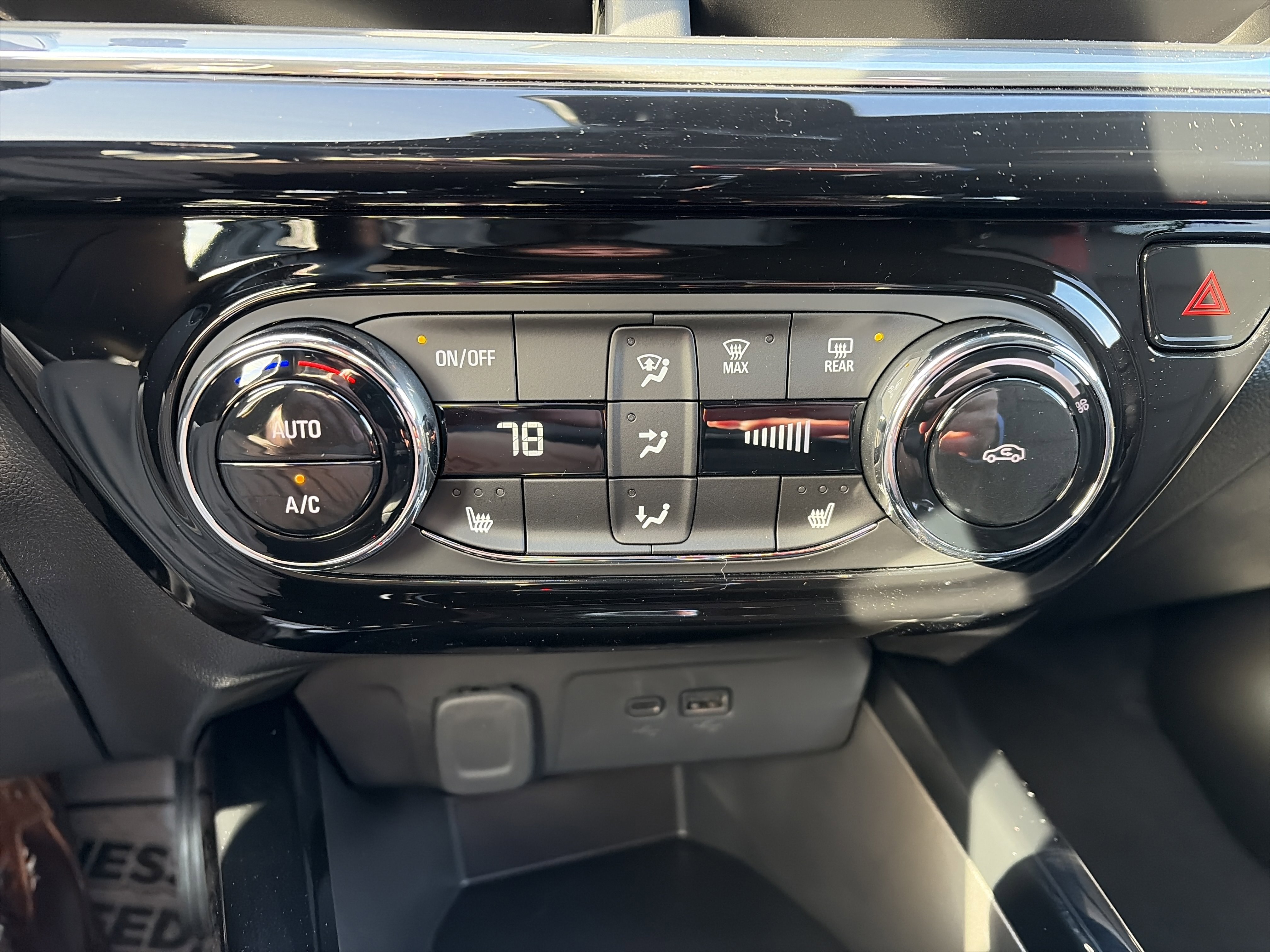 New 2026 Chevrolet Trax RS w/ Driver Confidence Package image 18