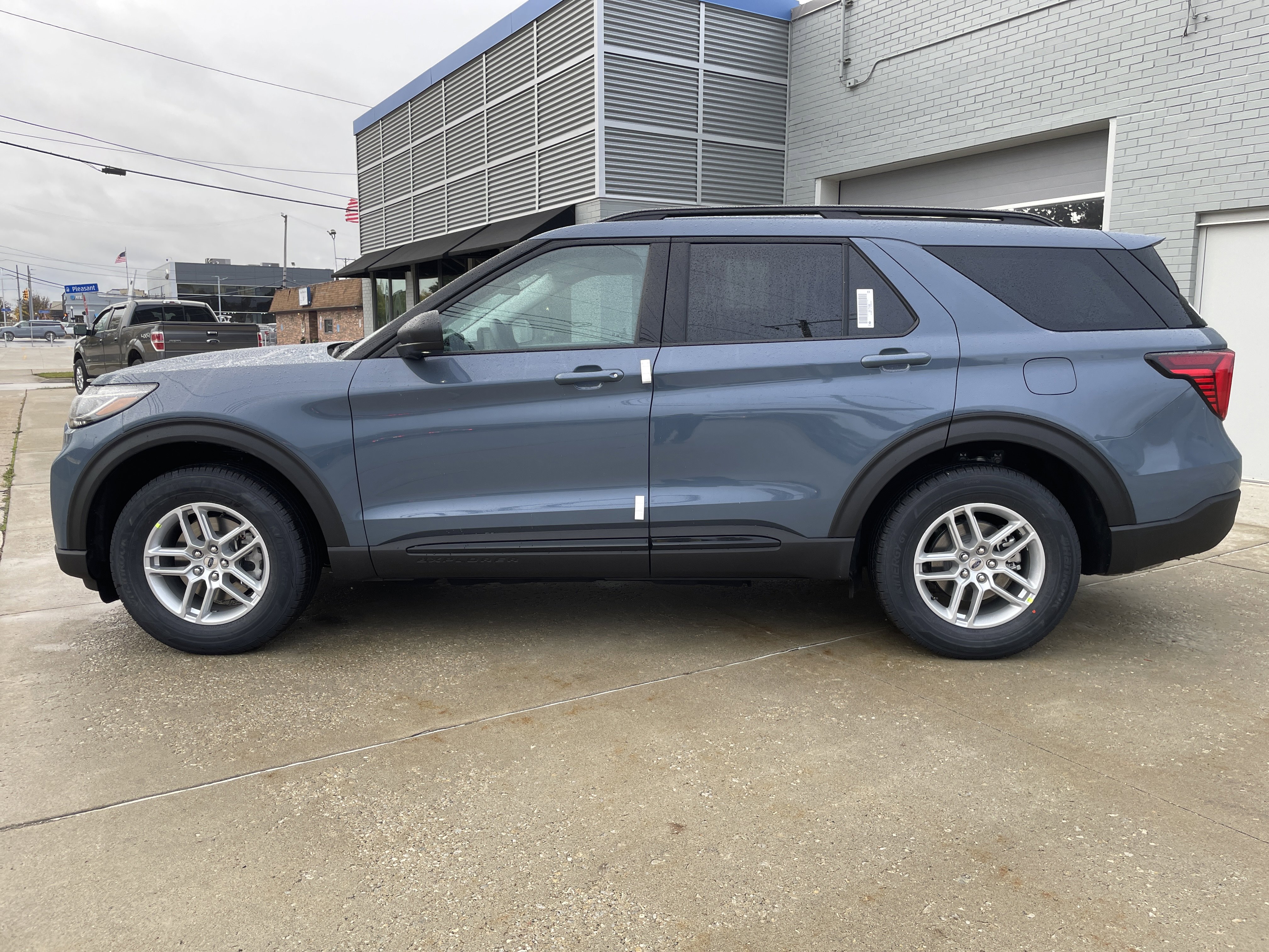 New 2026 Ford Explorer Active image 7
