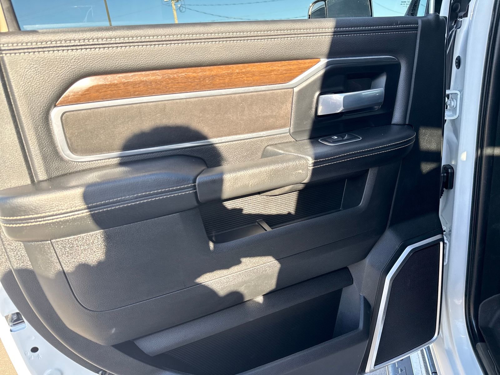 Used 2022 RAM 3500 Laramie image 25