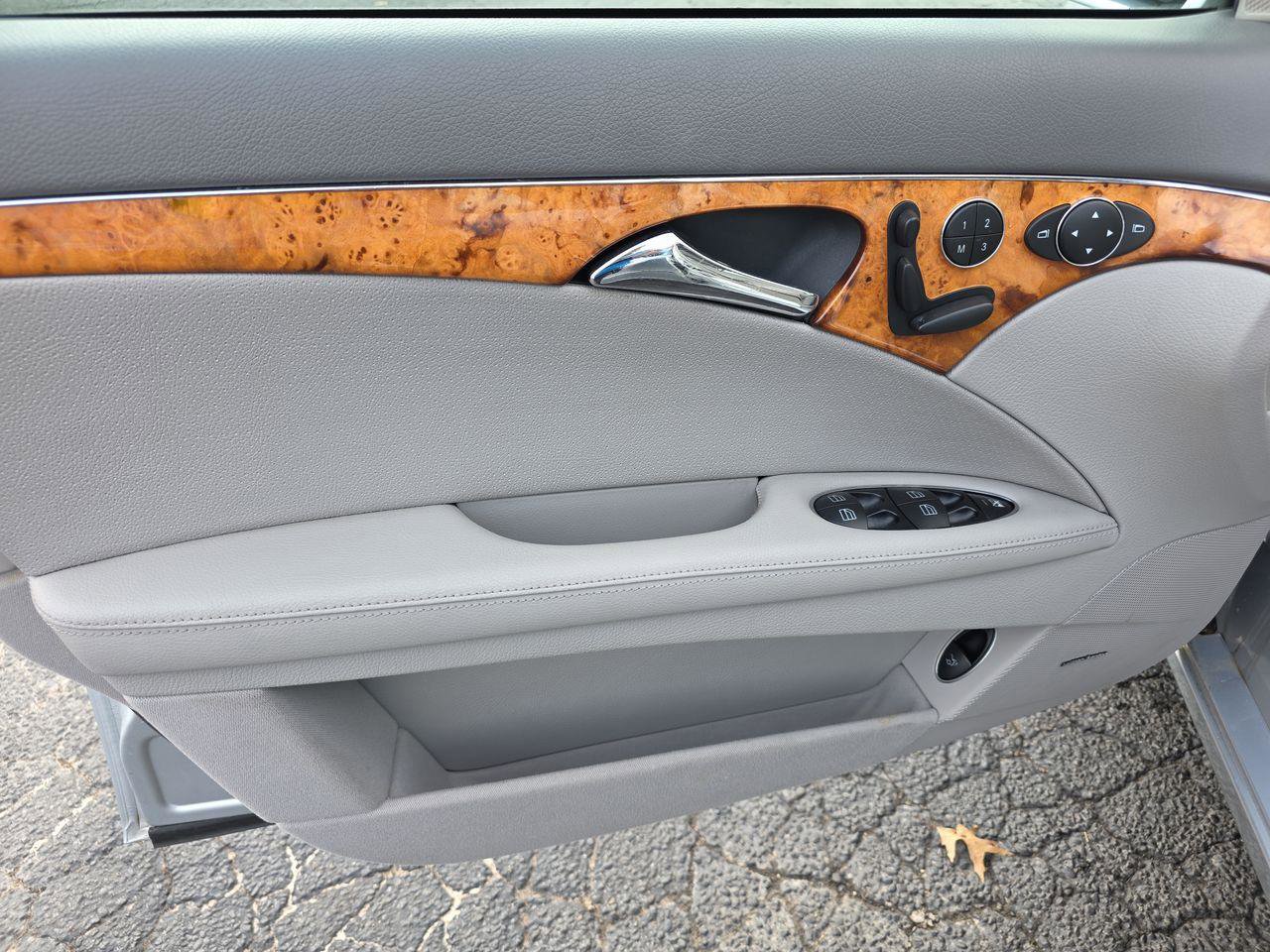 Used 2006 Mercedes-Benz E 350 4MATIC Sedan w/ Premium Pkg image 5