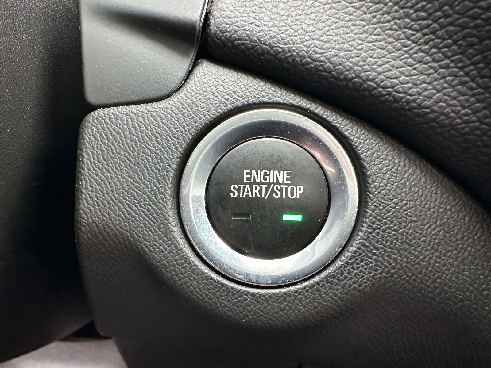 Used 2023 Chevrolet Equinox LT image 33