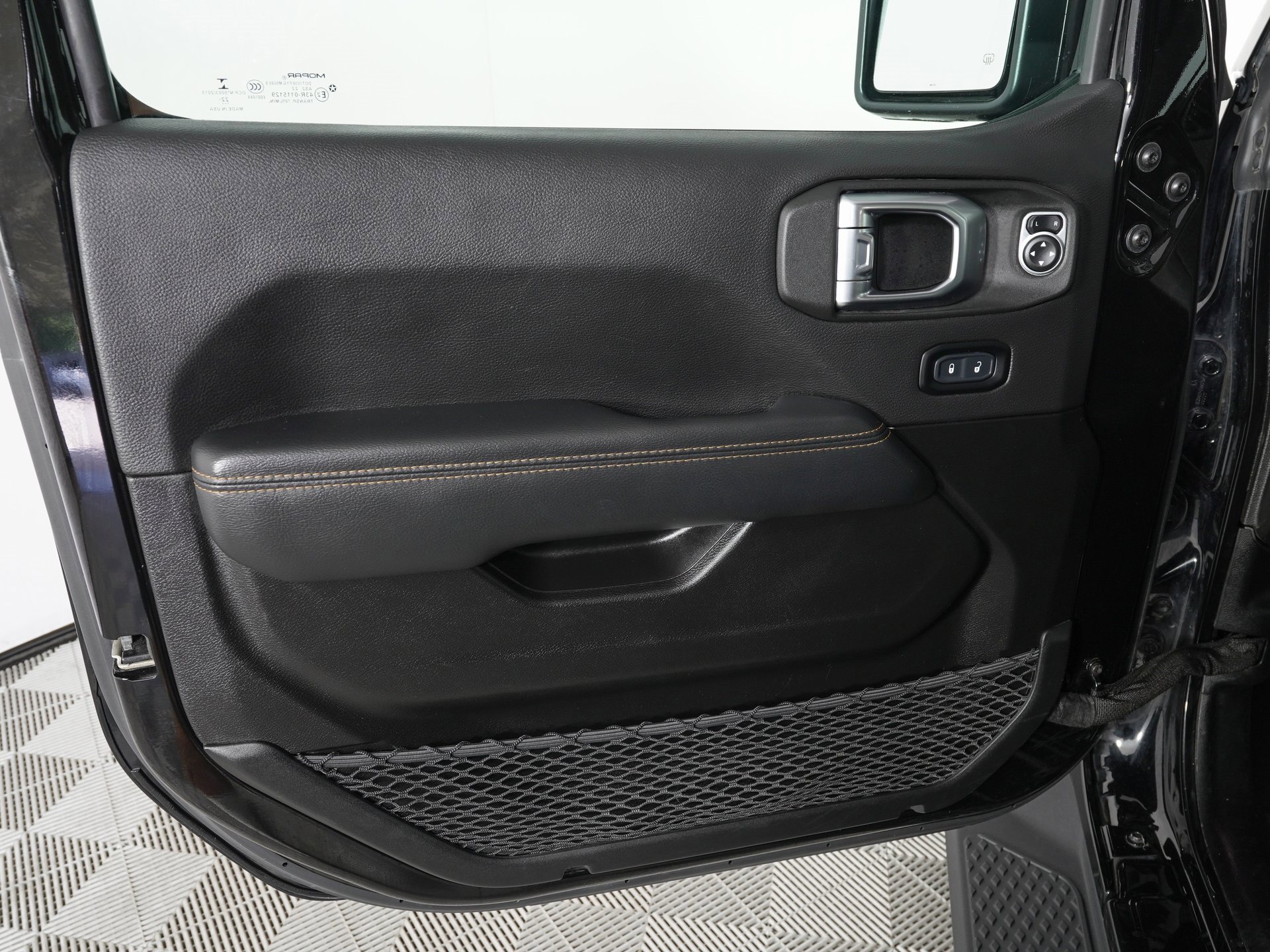 Used 2023 Jeep Gladiator Overland image 14