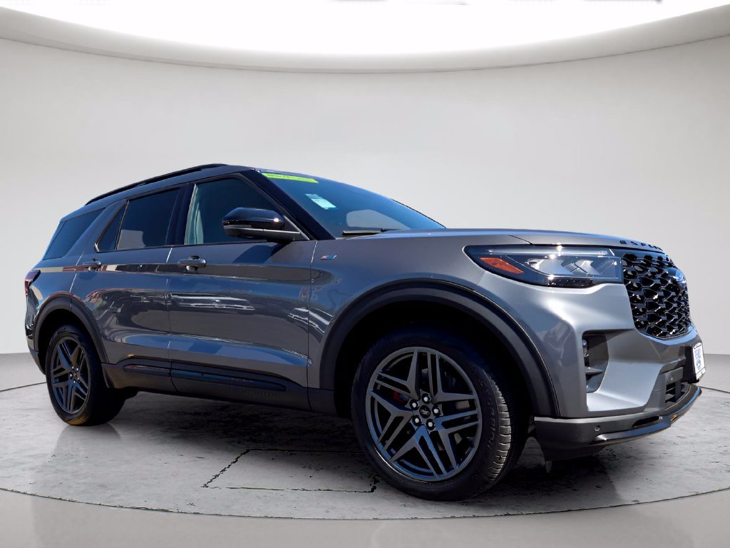 New 2026 Ford Explorer ST-Line w/ ST-Line Street Pack AWD/4WD image 2