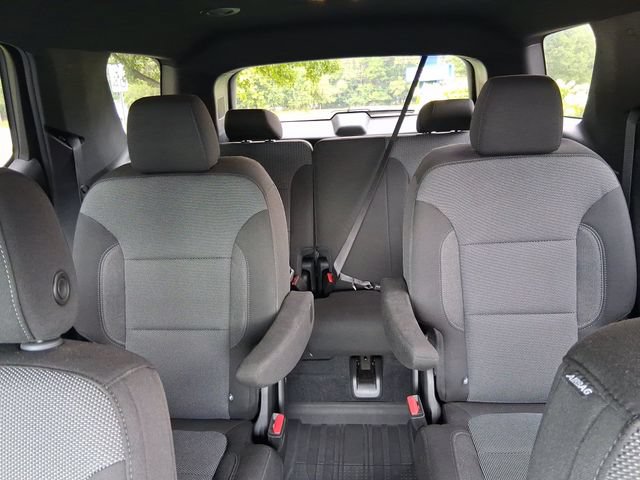 Used 2023 Chevrolet Traverse LT FWD image 16