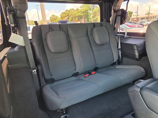 Used 2024 Jeep Wrangler Rubicon AWD/4WD image 17