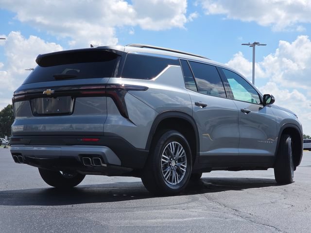 Used 2025 Chevrolet Traverse LT w/ LPO, Floor Liner Package FWD image 17